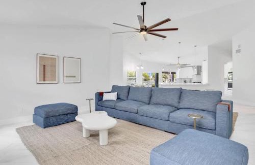 Rainbow Farms House | Luxury 6 000 sqft Oasis- Pool Sleeps 16