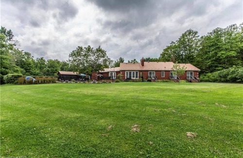 Central Frontenac House | Luxury 6 bedroom home with pool and hot tub!