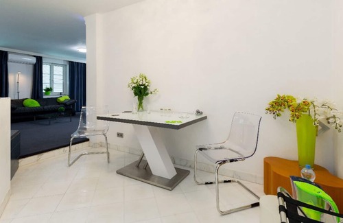 Vizivaros Apartment | Luxury 60m2 private JACUZZI & GARAGE studio right under Buda Castle