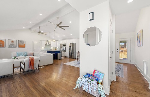 Lawrenceville House | Luxury 6Beds/3BA Home! Spacious Living & Game Room! Outdoor Patio