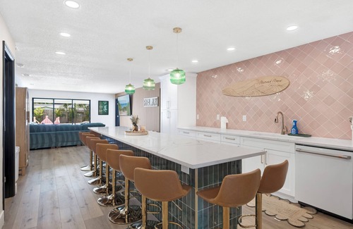Palma Sola House | Luxury 6BR, 5BA Retreat! Heated Pool, Hot Tub, Game Rm, 4 King Suites, Near Anna Maria, Sleeps 22