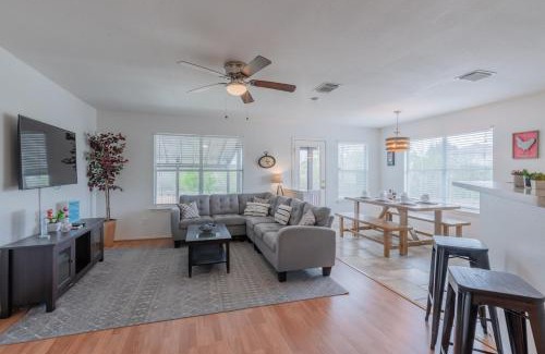 Solana Ridge House | Luxury 6br Home, Game Room By Lackland & Seaworld