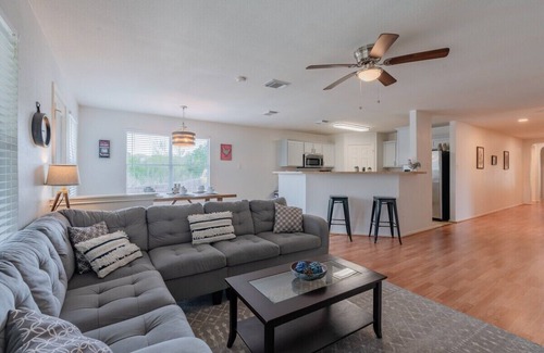 Solana Ridge House | Luxury 6BR home with Game Room & Fire Pit & Mini golf by Lackland AFB & SeaWorld