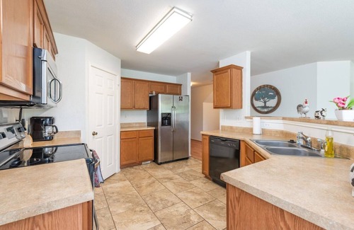 Solana Ridge House | Luxury 6BR home with Game Room & Fire Pit & Mini golf by Lackland AFB & SeaWorld