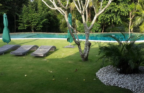 Kediri House | Luxury 6BR Villa With 18meters Pool! Billiard, Home Cinema Etc.