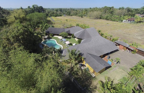 Kediri House | Luxury 6BR Villa With 18meters Pool! Billiard, Home Cinema Etc.