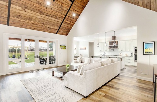 Keene House | Luxury 6BR w Spa+Sauna+Theater+GameRoom+FirePit