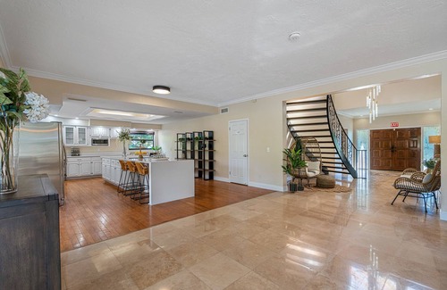 Anona Villa | Luxury 8-BR Villa w/Pool & Soccer - 20 Guests!