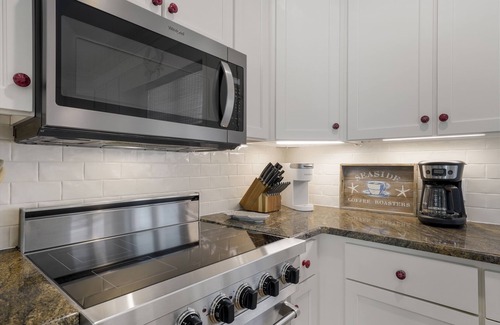 Seaside Cottage | Luxury Accommodations in the Heart of Seaside, FL + 2 Adult Bikes!