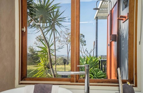 Way Way Apartment | Luxury accommodation in beautiful Scott's Head. Best of beach and bush views.
