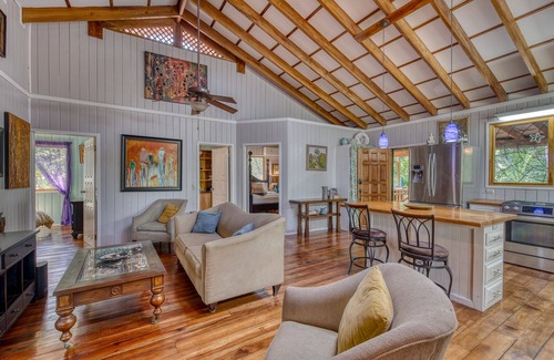 Cahuita Villa | Luxury Air-conditioed home in Cahuita, 4 min walk from the beach!