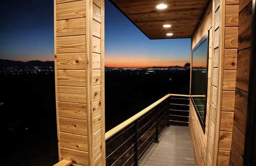 Holladay Cottage | Luxury Alpine Treehouse