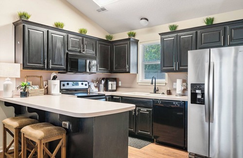 Branson West Condo | Luxury Amidst Nature: Modern 2 Bedroom Condo near Silver Dollar City