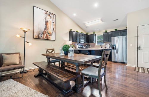 Branson West Condo | Luxury Amidst Nature: Modern 2 Bedroom Condo near Silver Dollar City