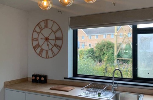 Southend-on-Sea Apartment | Luxury Apartment- Beach 10mins