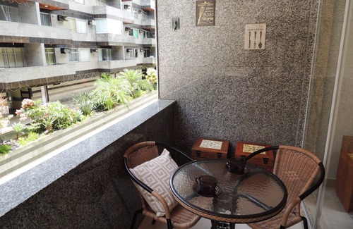 Centro Apartment | LUXURY APARTMENT brand new building in front of Praia do Forte with WIFI + NETFLIX