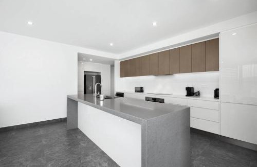 Caves Beach Apartment | Luxury Apartment Caves Beach 4 Bed