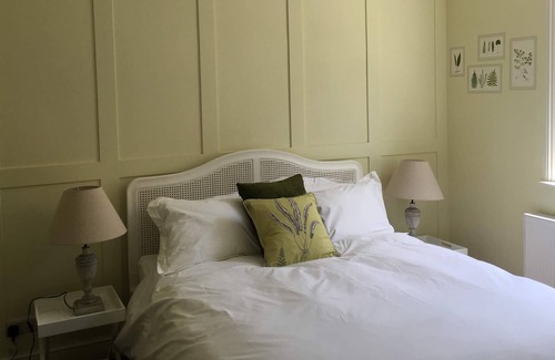 Arundel Apartment | Luxury Apartment- Central Location