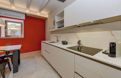 Anfo Apartment | Luxury Apartment front lake
