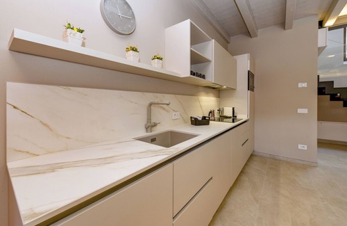Anfo Apartment | Luxury Apartment front lake