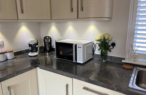 Lichfield Apartment | Luxury apartment in central Lichfield. Free parking. Sleeps up to 6 people
