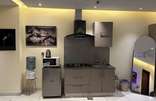 Bahria Town Apartment | Luxury Apartment in Gulberg City Center Views