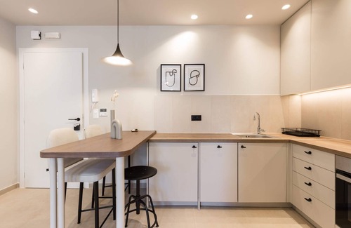 Plaka Apartment | Luxury Apartment in Plaka C