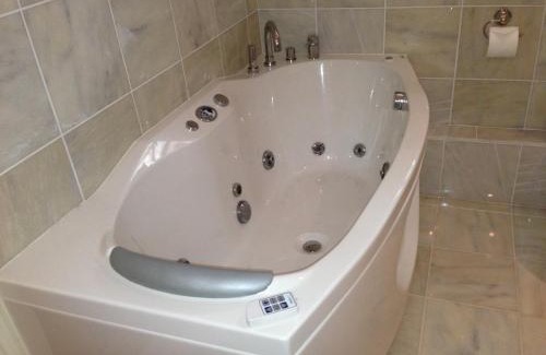 Probus Apartment | Luxury Apartment Lily Suite