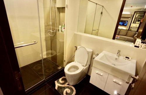 Thung Maha Mek Apartment | Luxury Apartment near Downtown (Pick-up Service)