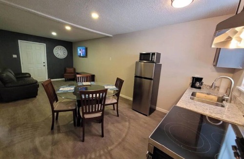 Biggs Field Apartment | Luxury Apartment Suite 3