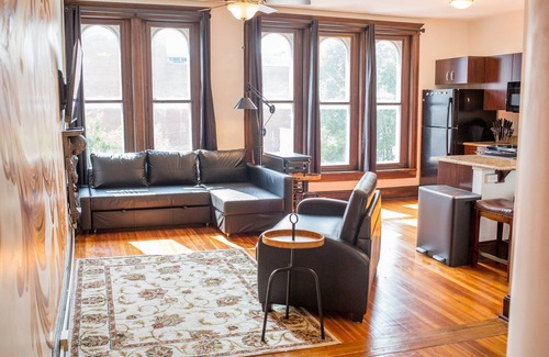 Downtown Apartment | Luxury Apartment w/KING Bed on Market Street in the Heart of Historic Frederick