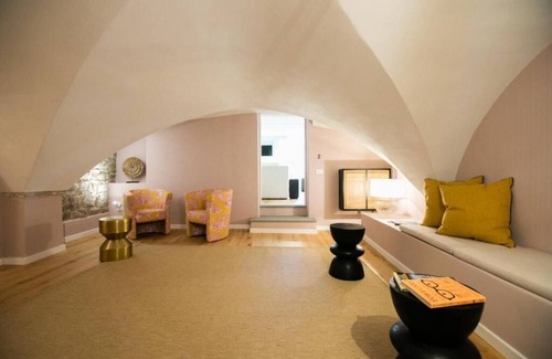 Oltrarno Apartment | Luxury Apartment with view on Piazza Pitti