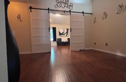 Southeast Orlando House | Luxury Apartment with Lake view