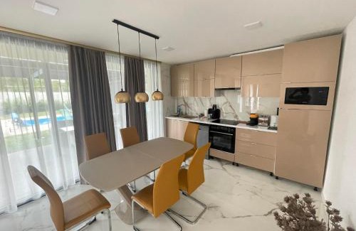 Balatonalmadi Apartment | Luxury Apartments in Balatonalmádi, Almádi Lux Apartman III - Pure Gold