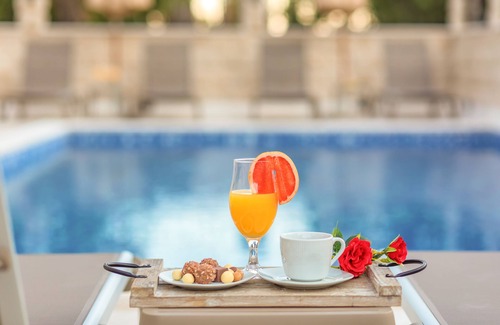 Kaluđerac Apartment | Luxury Apartments Queen - Double Studio with Pool