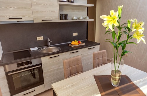 Kaluđerac Apartment | Luxury Apartments Queen - One Bedroom Apartment with Pool View