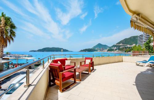 Rafajlovici Apartment | Luxury Apartments Rafailovichi 1 st of the sea line