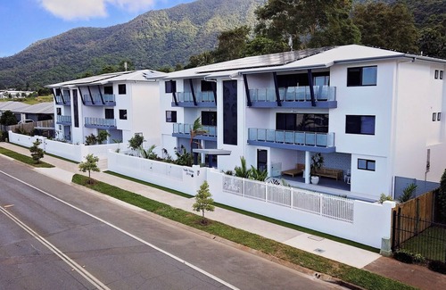 Redlynch Apartment | Luxury Apartments with valley views