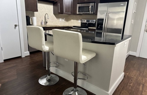 Memorial Apartment | Luxury apt. in perfect location