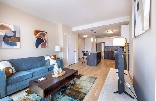 Stamford Apartment | Luxury Apt Near Downtown