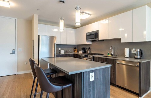 Stamford Apartment | Luxury Apt Near Downtown