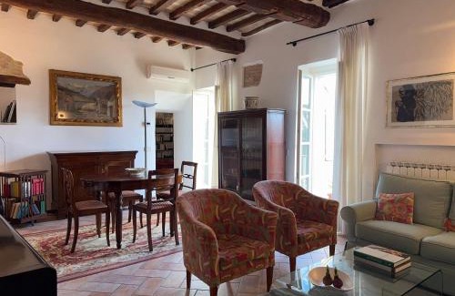 Old Town Apartment | Luxury Apt Priori 46 in City Centre - ItalyWeGo