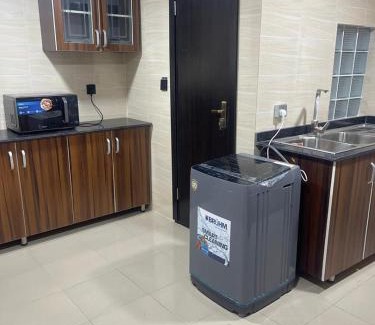 Ikeja Apartment | Luxury apt,Secure estate,Parking,10mins to Airport