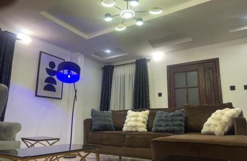 Ikeja Apartment | Luxury apt,Secure estate,Parking,10mins to Airport