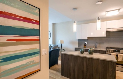 Downtown Apartment | Luxury Apt with Pool and Gym