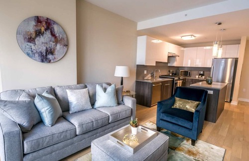 Downtown Apartment | Luxury Apt with Pool and Gym