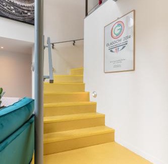 Gifford House | Luxury Architect Designed Apt 13 Mins to Royal mile