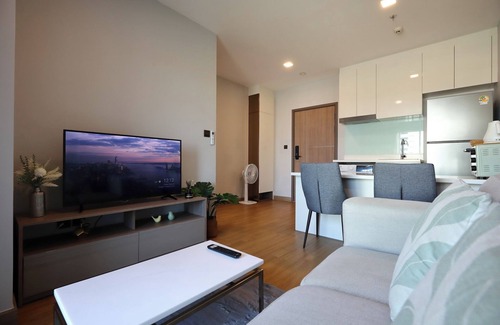 Chang Khlan Condo | Luxury Astra Sky River Apartment