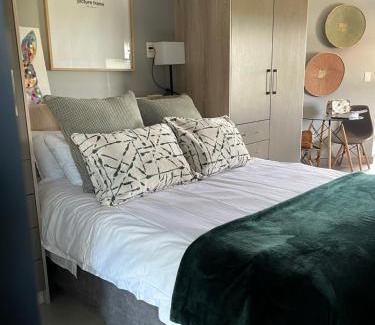 Stellenbosch Central Apartment | Luxury at The Den
