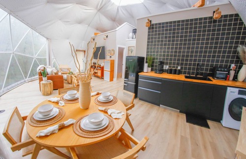 Paris Cabin | Luxury Bali Glamping – Hot Tub + 15 Acres - 90 mins from Dallas